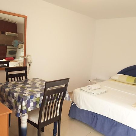 Galatia'S Court Apartment Paphos Room photo