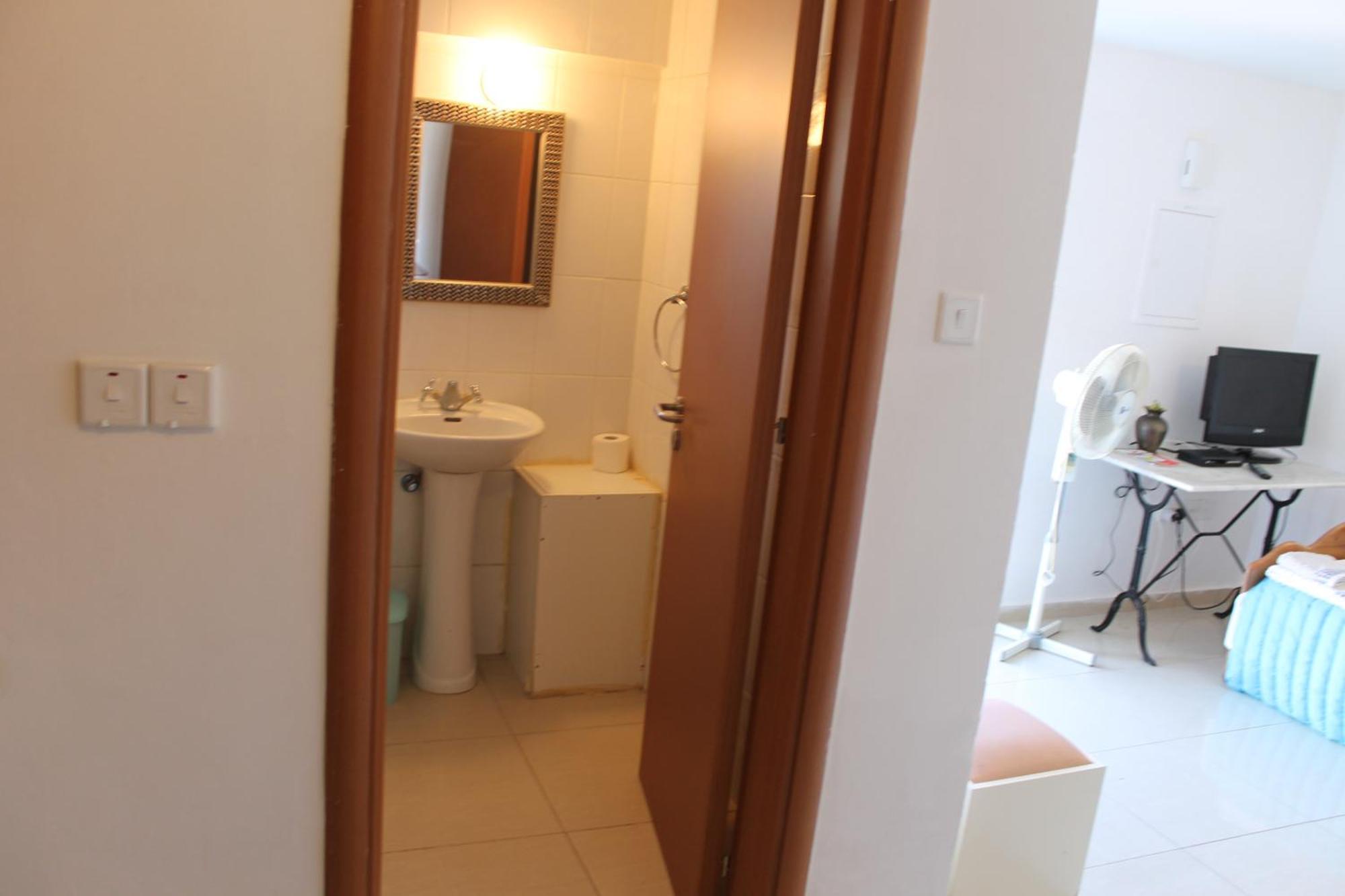 Galatia'S Court Apartment Paphos Room photo