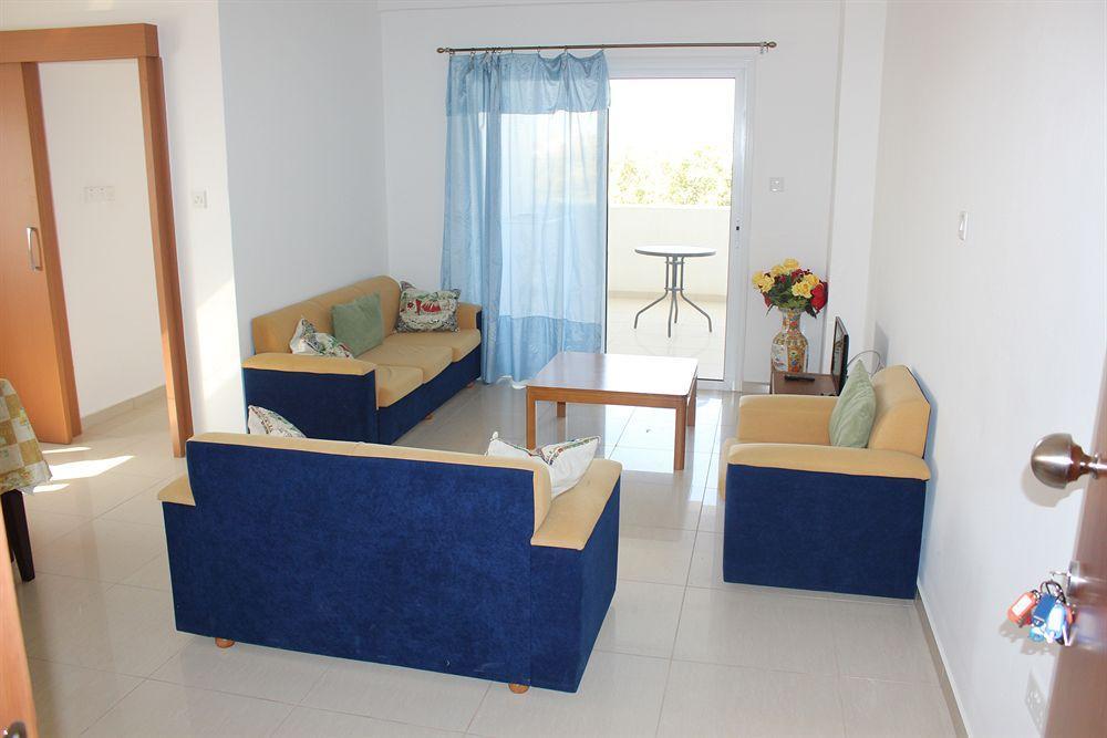 Galatia'S Court Apartment Paphos Exterior photo