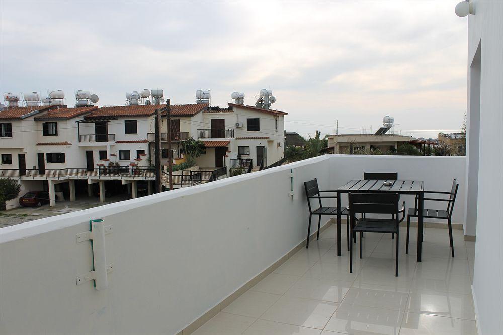 Galatia'S Court Apartment Paphos Exterior photo