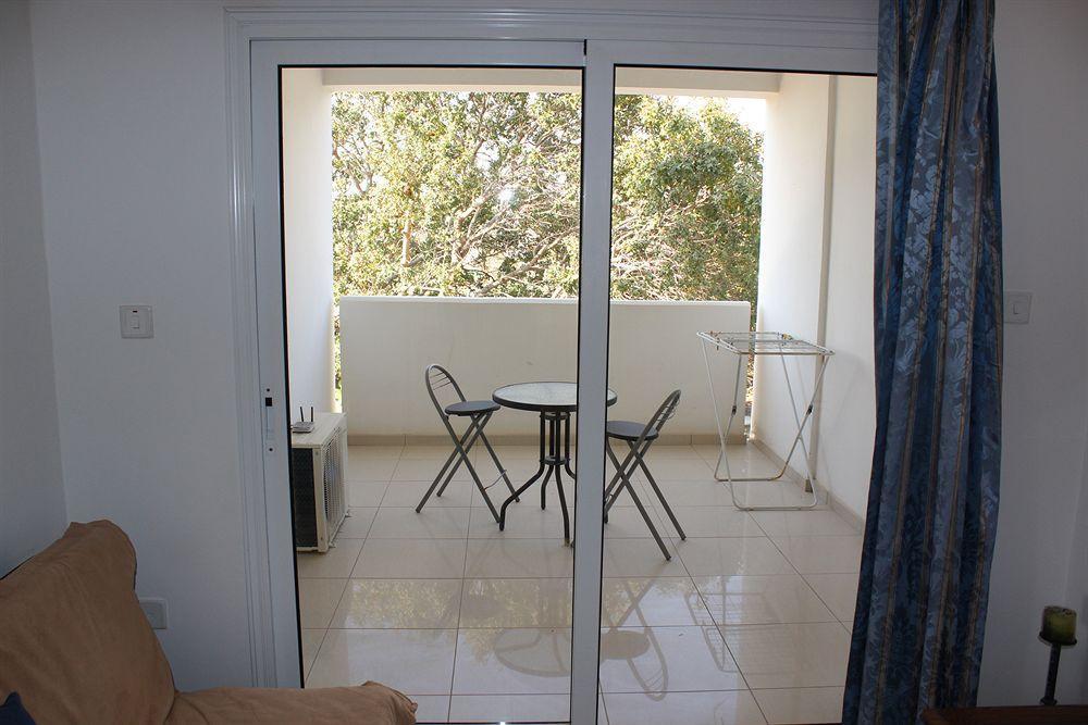 Galatia'S Court Apartment Paphos Exterior photo