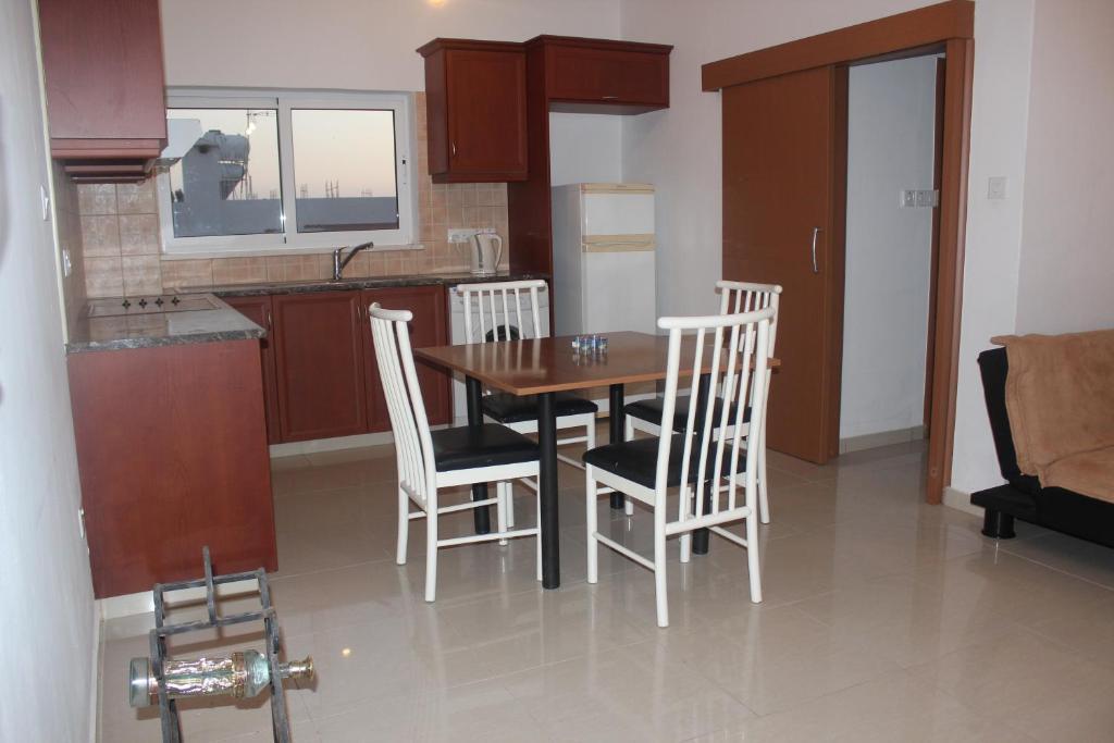 Galatia'S Court Apartment Paphos Room photo