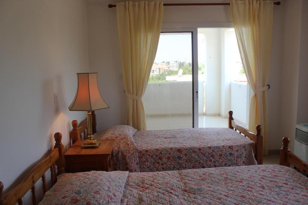 Galatia'S Court Apartment Paphos Room photo