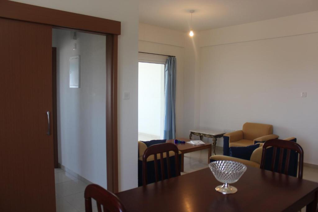 Galatia'S Court Apartment Paphos Room photo
