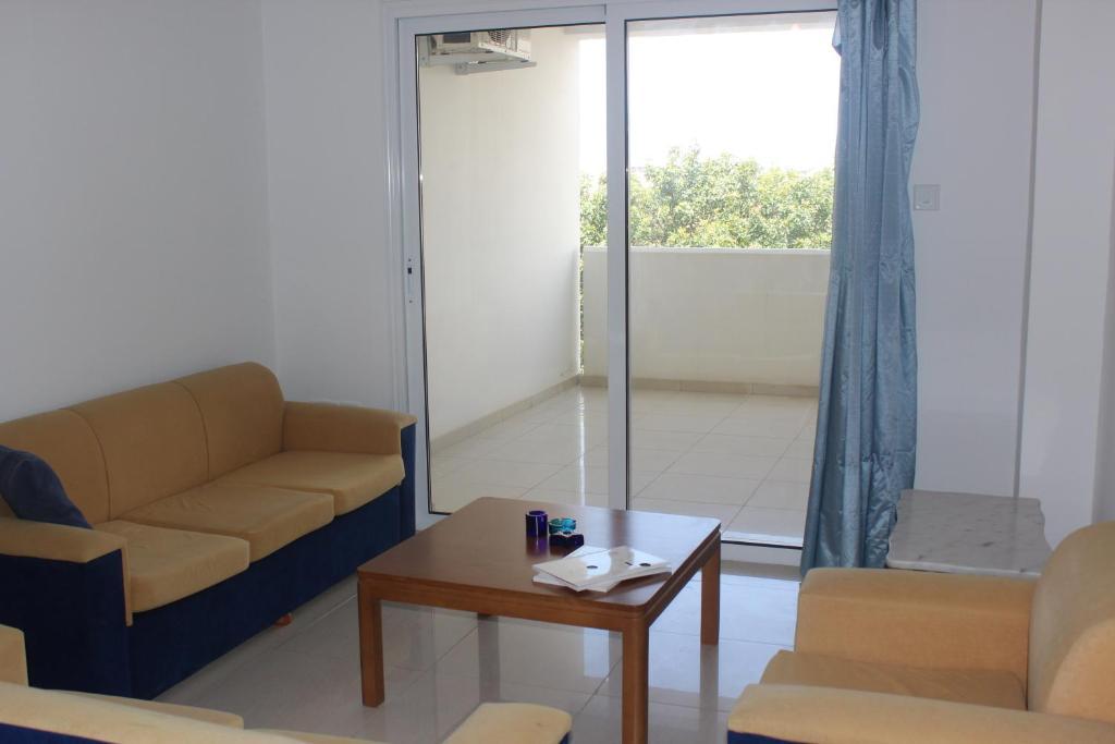 Galatia'S Court Apartment Paphos Room photo