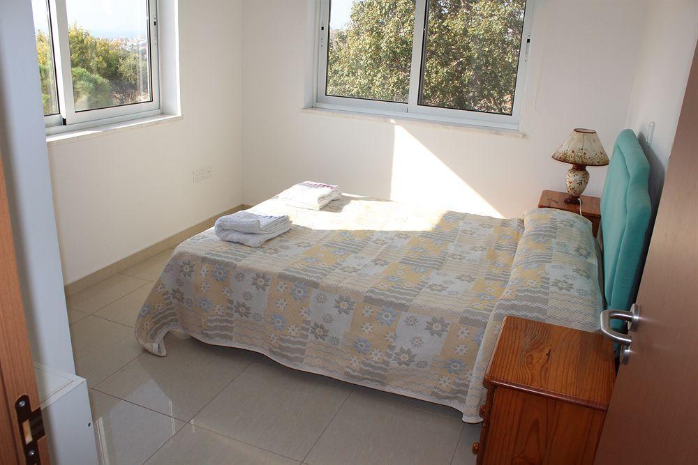 Galatia'S Court Apartment Paphos Exterior photo