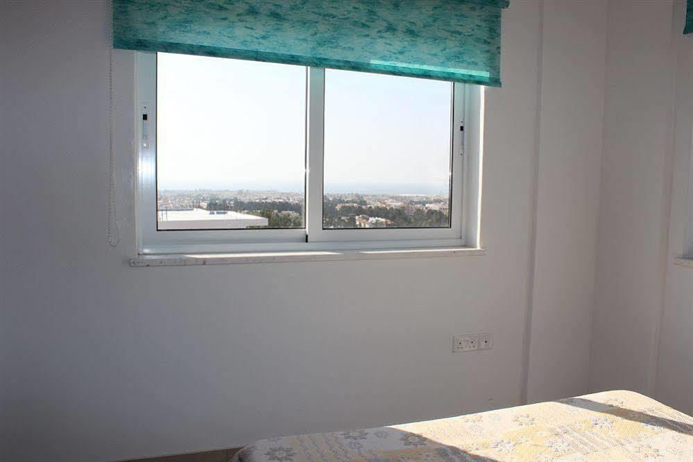 Galatia'S Court Apartment Paphos Exterior photo